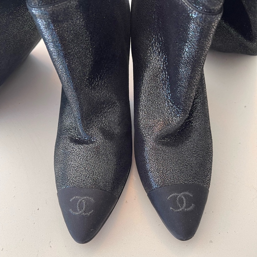 CHANEL Tall Black Metallic Pebbled Boots CC Cap Toe 37.5